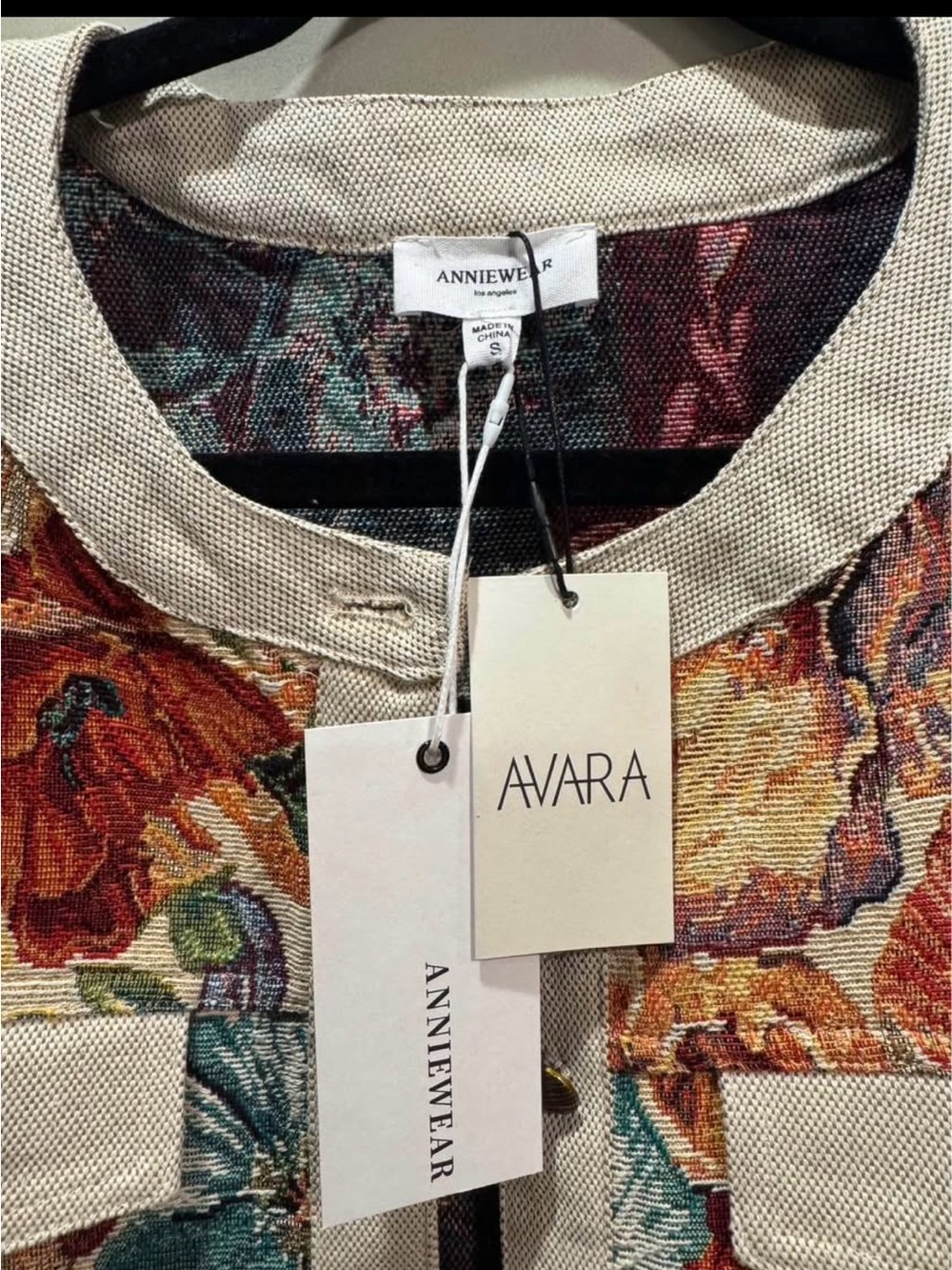 AVARA Floral Tapestry Crop Blazer in Multicolor - Picture 2 of 4